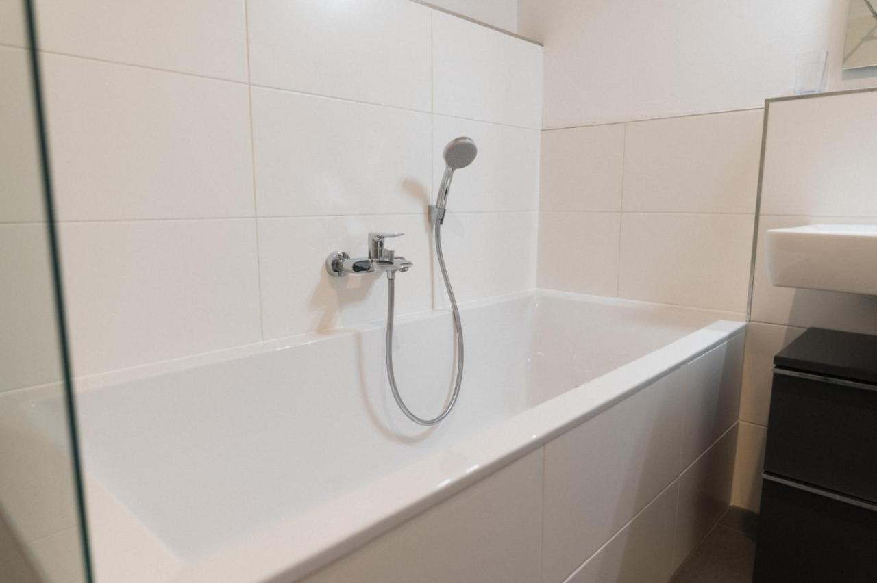 Ferienwohnung Bergsonne Mit Sonnenbalkon Und Tiefgaragen Parkplatz バート・イシュル エクステリア 写真